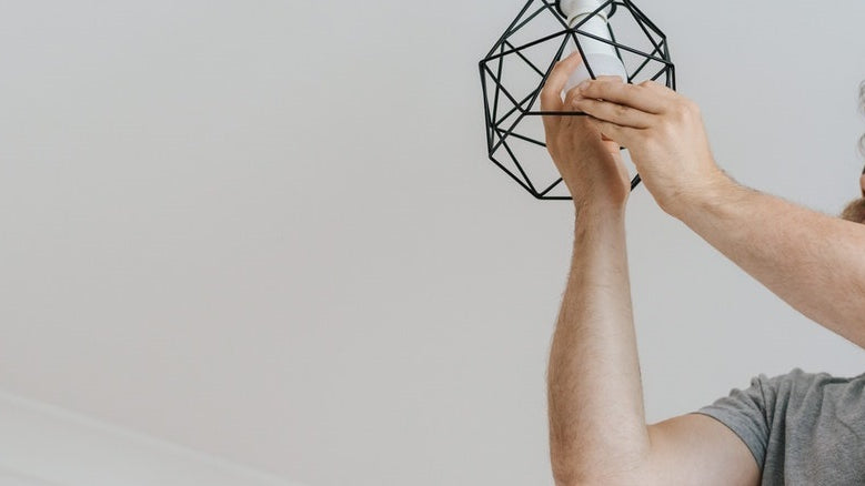 Should Light Bulbs Come with Health Warning Labels? – CBS News