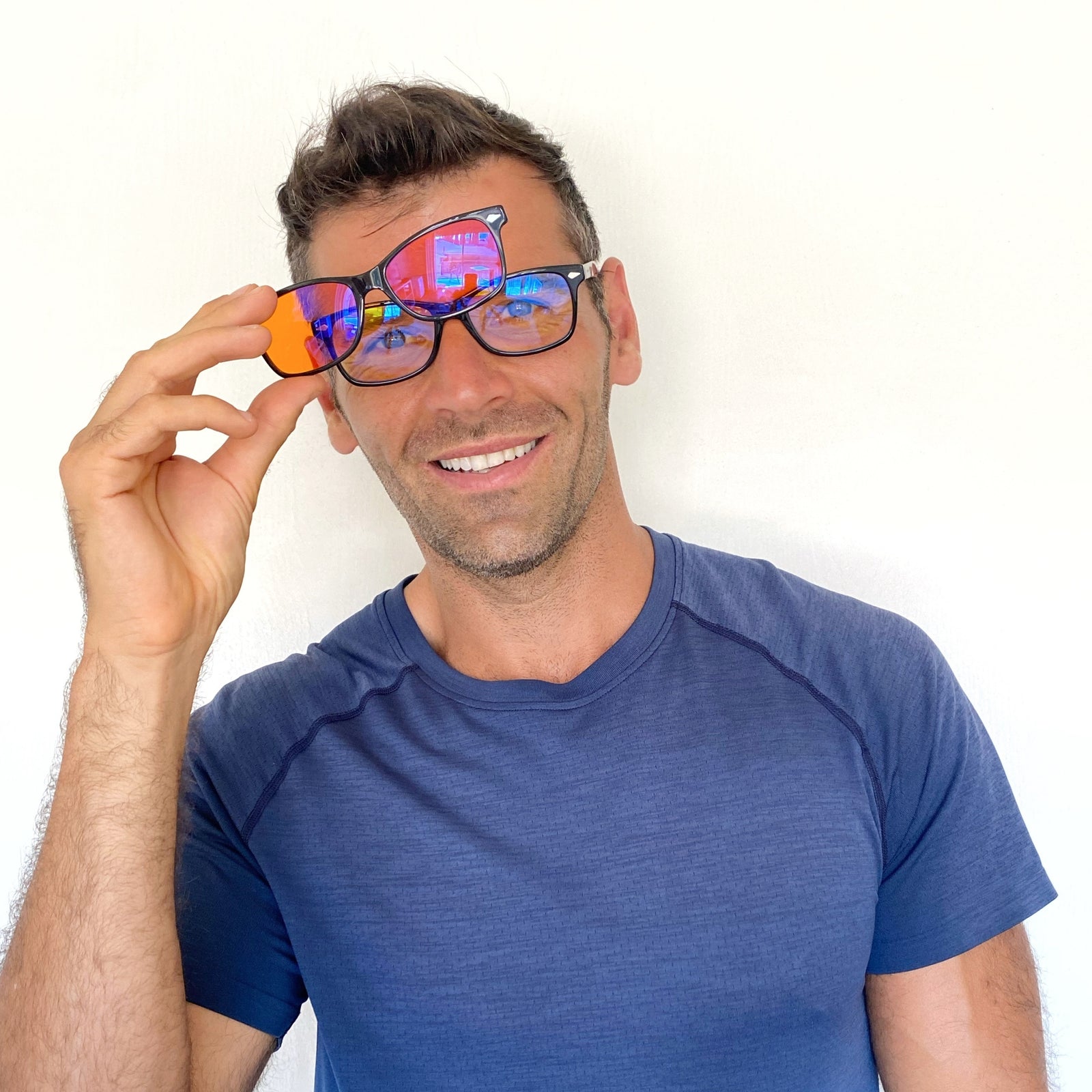 Yaroslav Swanwick Classic Black Magnet Night Front Above Snap