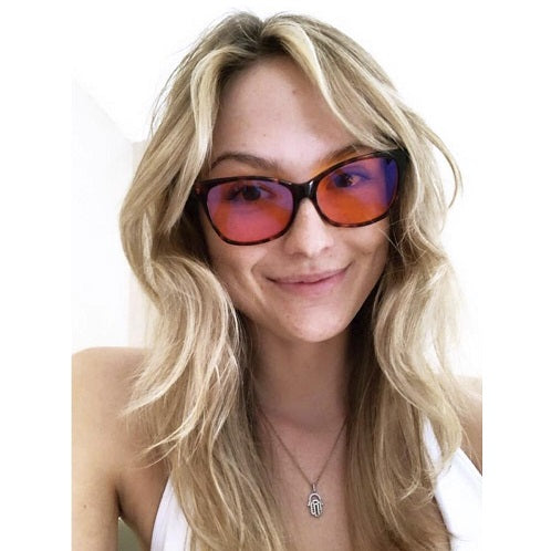 kimmibeans wearing Swannies instagram