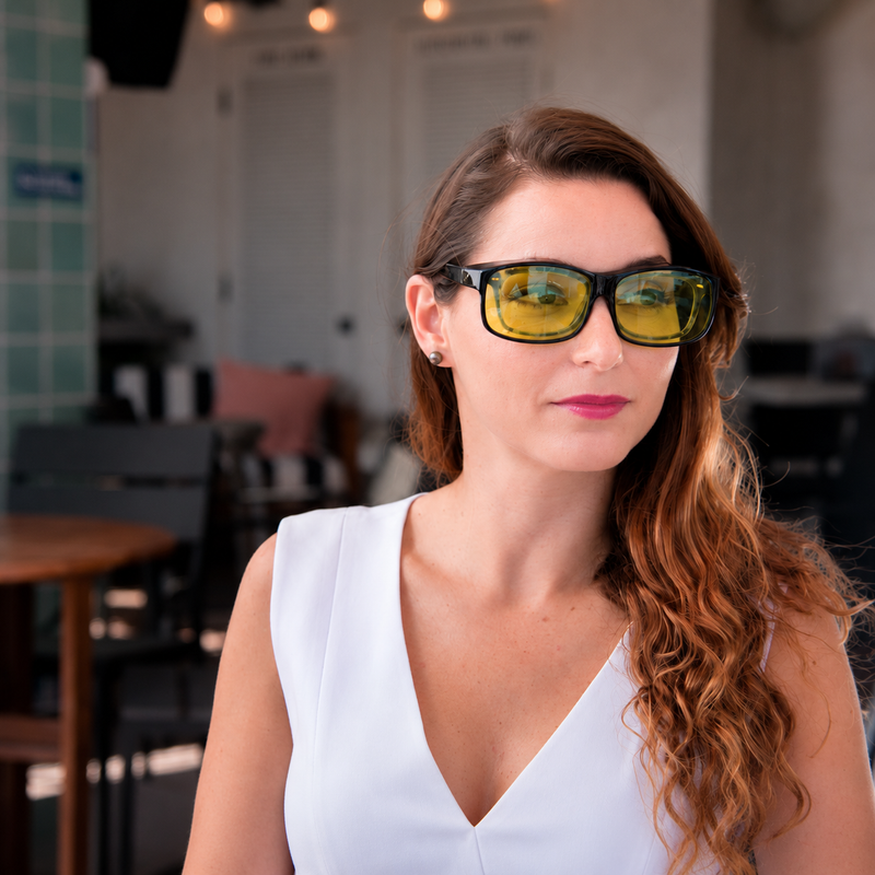 Woman wearing Relax Swannies Fitover at a cafe