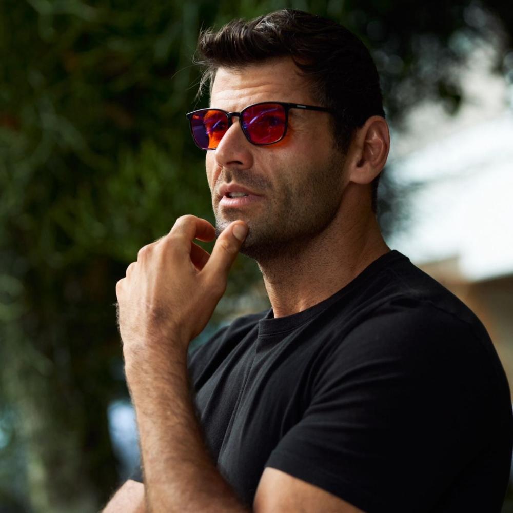 Man wearing Swanwick's Black Cambridge Night Swannies.